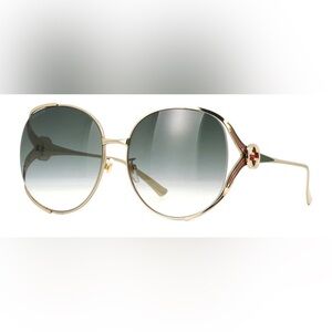 GUCCI gold
Sunglasses missing one nose pad originally $500